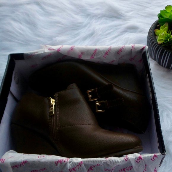 *SOLD*Brown Wedge Ankle Booties - Picture 6 of 6